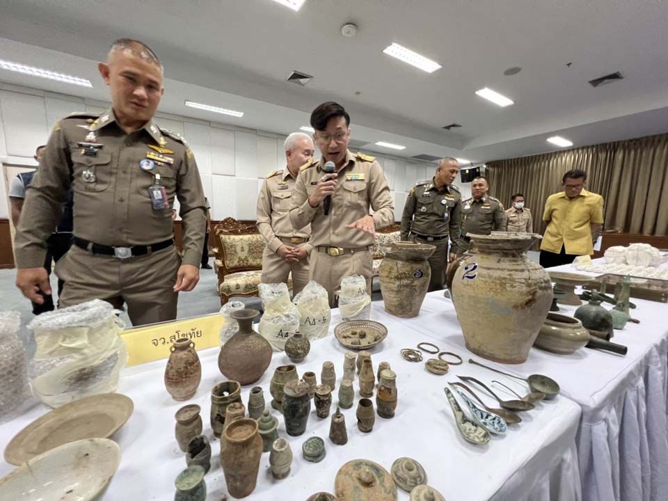 รวบแก๊งล่าสมบัติ  ลักลอบขุดโบราณวัตถุ  ยึดของกลางนับพันชิ้น