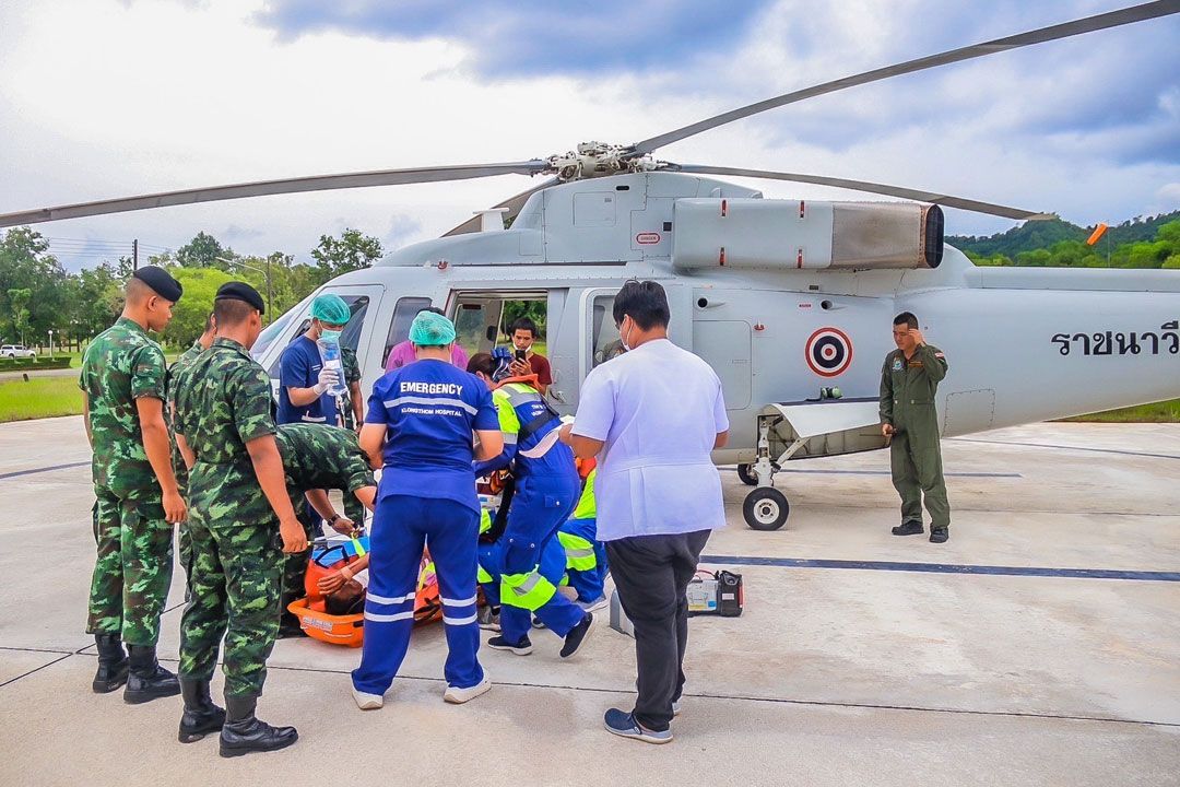 บินด่วนช่วยชีวิตรับผู้ป่วยเจ็บแน่นหน้าอกจาก รพ.คลองท่อม ส่งต่อ รพ.วชิระภูเก็ต อย่างปลอดภัย