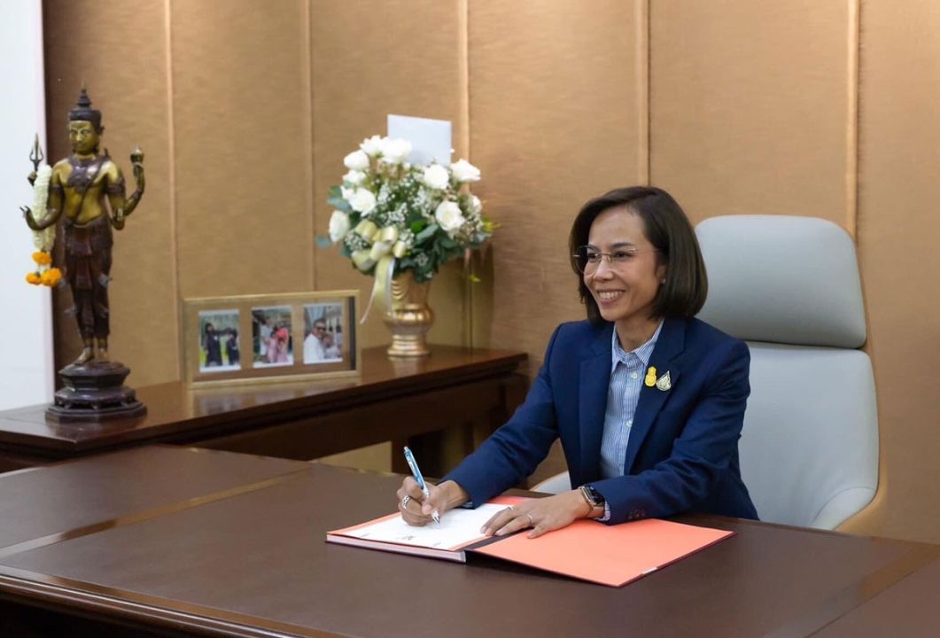‘พิมพ์ภัทรา วิชัยกุล’รัฐมนตรีว่าการกระทรวงอุตสาหกรรม หญิงคนแรกของไทย