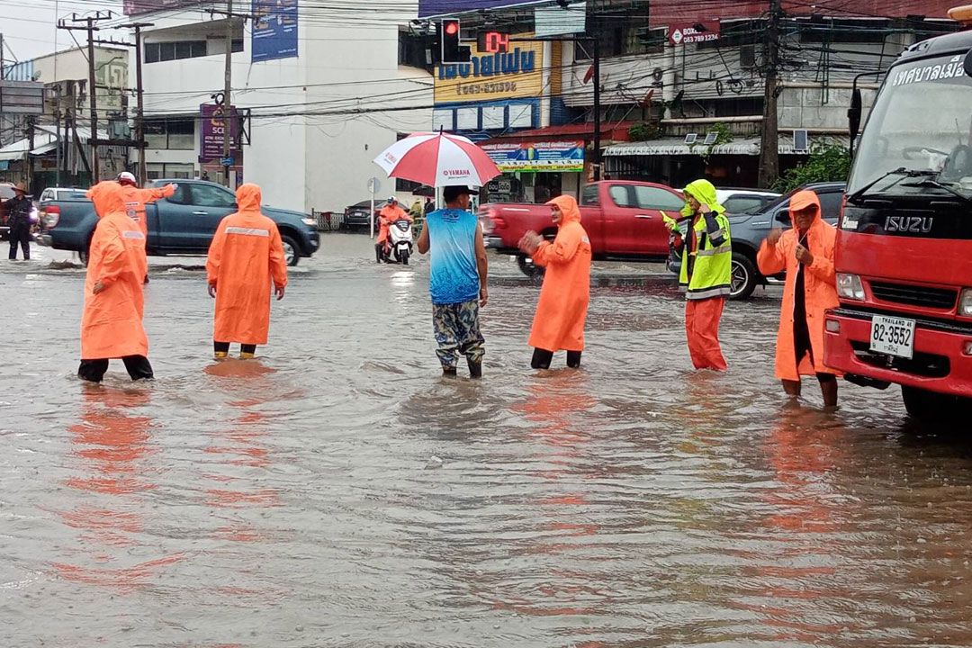 ‘กาฬสินธุ์’ฝนตกหนัก น้ำท่วมขังหลายจุด เตือนรับมือ‘น้ำท่วม’ฉับพลัน