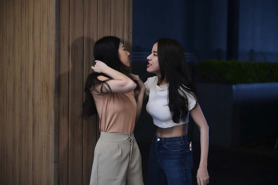 ‘มุก’ จิกหัวตบ! ‘นีน’ สมจริง!!!  เมิน ‘เฟรช’ โดนลูกหลงในซีรี่ส์ ‘ฟางเล่นไฟ’