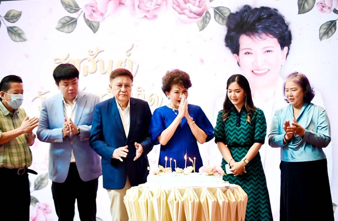 ม.ศรีปทุมจัดงานวันเกิดอธิการบดี  ไถ่ชีวิตโค-กระบือ และถวายปัจจัย