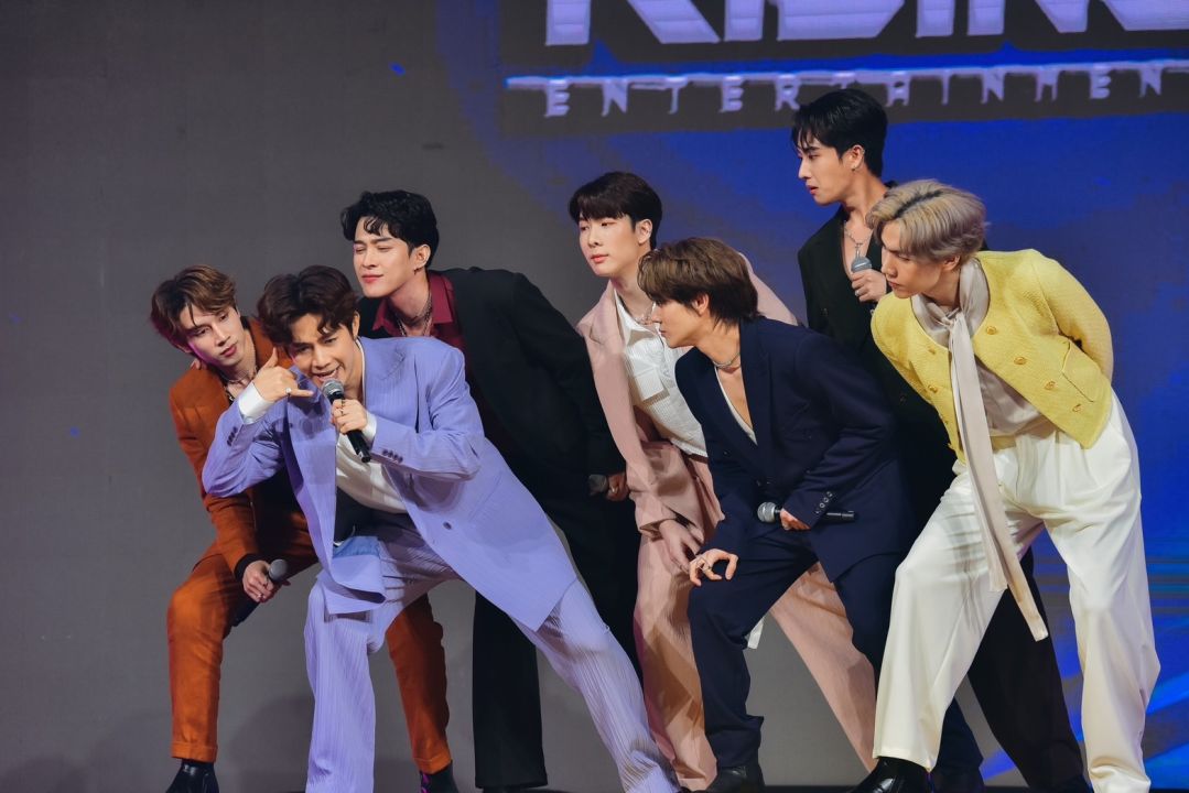 แรงเกินต้าน!! ‘7Moment ’ เดบิวต์สเตจครั้งแรก โชว์ความน่ารัก สดใส ได้ใจแฟนคลับไปเต็มๆ