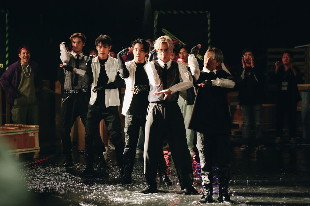 'บอส-ไดร์ม่อน'นำทีมดวลแดนซ์'ออฟโรด-ตั้งต้น'ท้าชนศึก STREET KING  ใน'Across the Sky ลัดฟ้าล่าฝัน'