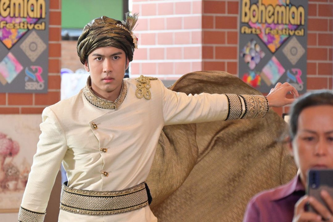 ‘ภูมิ’ ปลื้ม ‘มนตราตะเกียงแก้ว’ เปิดตัวปัง เวทมนตร์สะกดคนดูติดอันดับคำค้นหาฮิตบน Google Trends