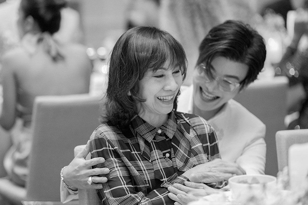 'ไฮโซแม็ก-ธนันท์วรุตม์' สูญเสียคุณแม่บุญธรรมอันเป็นที่รัก