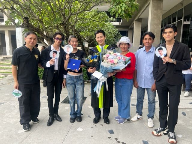 'นุ NEW COUNTRYW'คว้าปริญญา ม. มหิดล ปลื้มสุดได้รับช่อดอกไม้จากไอดอลในดวงใจ