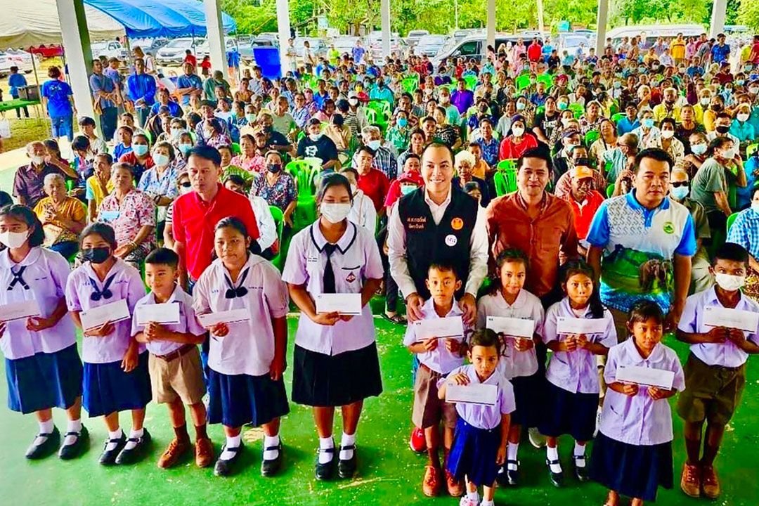 สส.เพื่อไทยกาญจน์เขต 1 ประกาศสละเงินเดือนกึ่งหนึ่งแจกทุนการศึกษา-ข้าวสารทุกเดือน