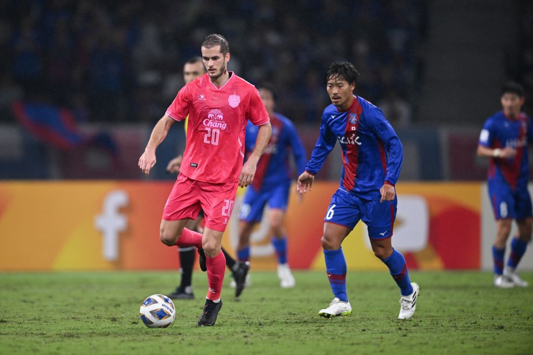 ไทยลีก 1  บางกอกกลาส บีจีปทุมต้อนตราด3-0 บุรีรัมย์เสมอ 0-0