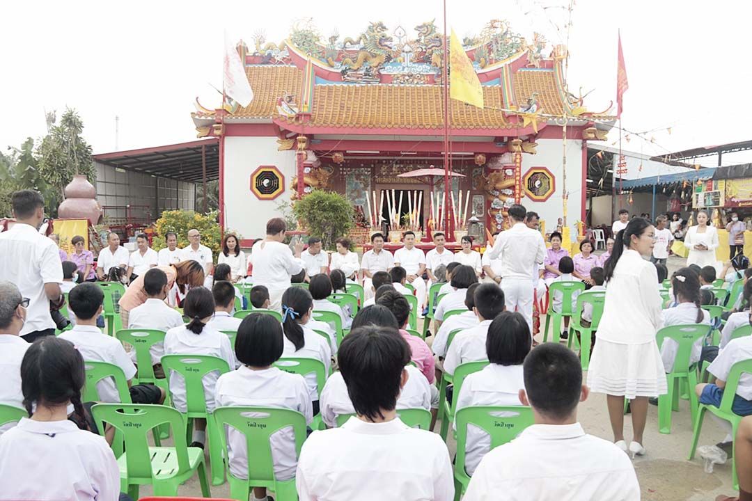 'ศาลเจ้าเง็กเซียนฮ่องเต้สัตหีบ'พร้อมผู้มีจิตศรัทธา ร่วมมอบทุนการศึกษาเด็กนักเรียนกว่าแสนบาท