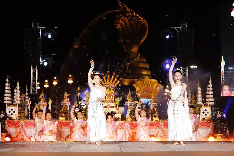 เปิดฤกษ์ประเพณีใหญ่จังหวัด บวงสรวงพญาศรีสัตตนาคราช  ‘กรีน-ญิ๋งญิ๋ง’ สวยเจิดจรัส ฟ้อนรำ...นำขบวน