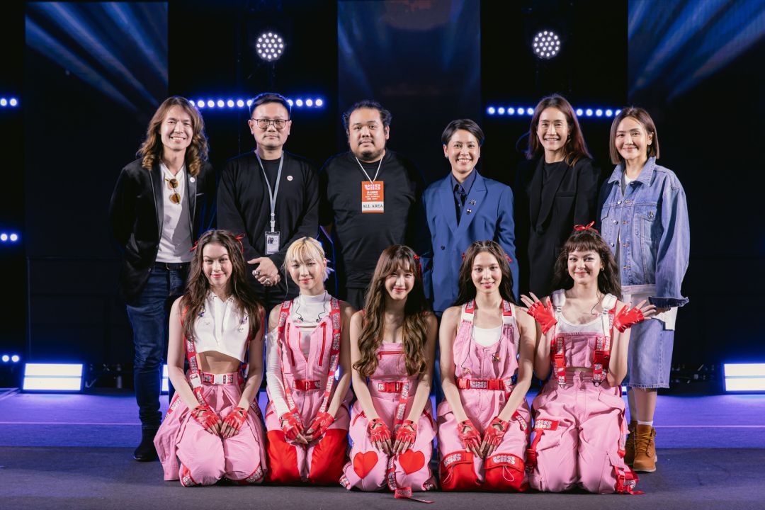 G’NEST เปิดตัวเกิร์ลกรุ๊ปวงแรก 'VIIS' (วิส)  ในงาน 'วิส บาร์บี้ อุปส์ อุปส์ เดบิวต์ โชว์เคส'