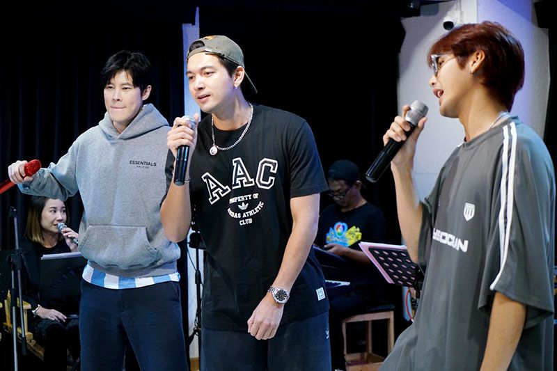 ‘7 สีคอนเสิร์ต ออนทัวร์’ ม่วนคัก ‘เข้ม-หัสวีร์’นำทีมซุป’ตาร์7HD-ศิลปินรับเชิญซ้อมโชว์เด็ด