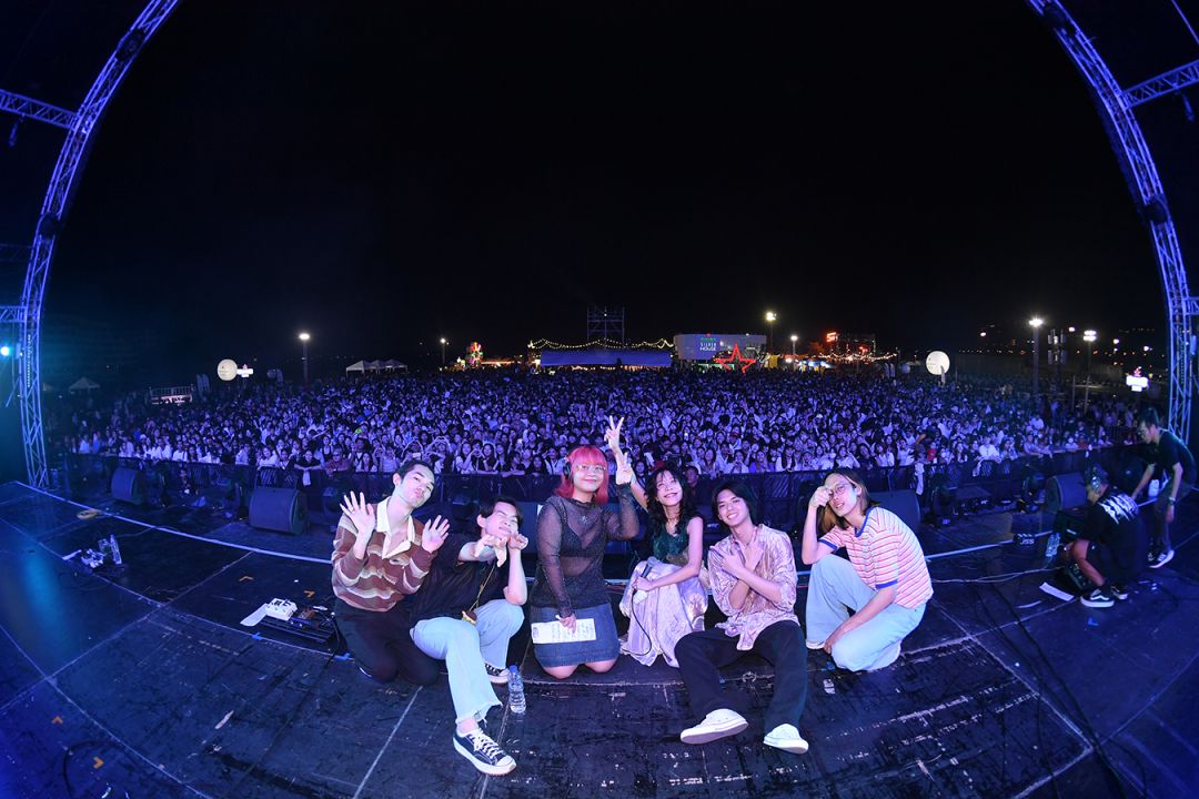 ปล่อยใจไหลไม่มีสะดุดไปกับ'WHAT THE DUCK FAMILY & FRIENDS PARTY'