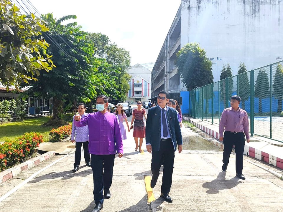 สพม.ตาก เยี่ยมโรงเรียนประสบอุทกภัย