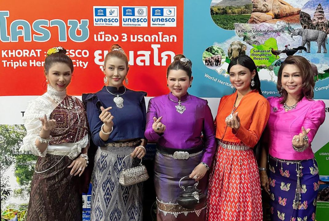 'หมอกี้'นำทีมนางงาม เยี่ยมเมืองโคราช ร่วมงาน ภูมิศาสตร์ ภูมิศิลป์ ภูมิแผ่นดินภูคำ ๓ มรดกโลก