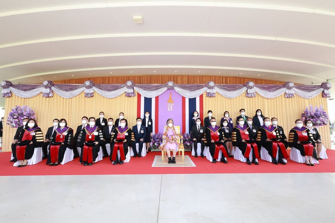 สมเด็จพระกนิษฐาธิราชเจ้า กรมสมเด็จพระเทพรัตนราชสุดาฯพระราชทานปริญญาบัตรแก่ผู้สำเร็จการศึกษาสถาบันวิทยสิริเมธี และติดตามการพัฒนาธุรกิจกลุ่ม ปตท. วังจันทร์วัลเลย์ จ.ระยอง