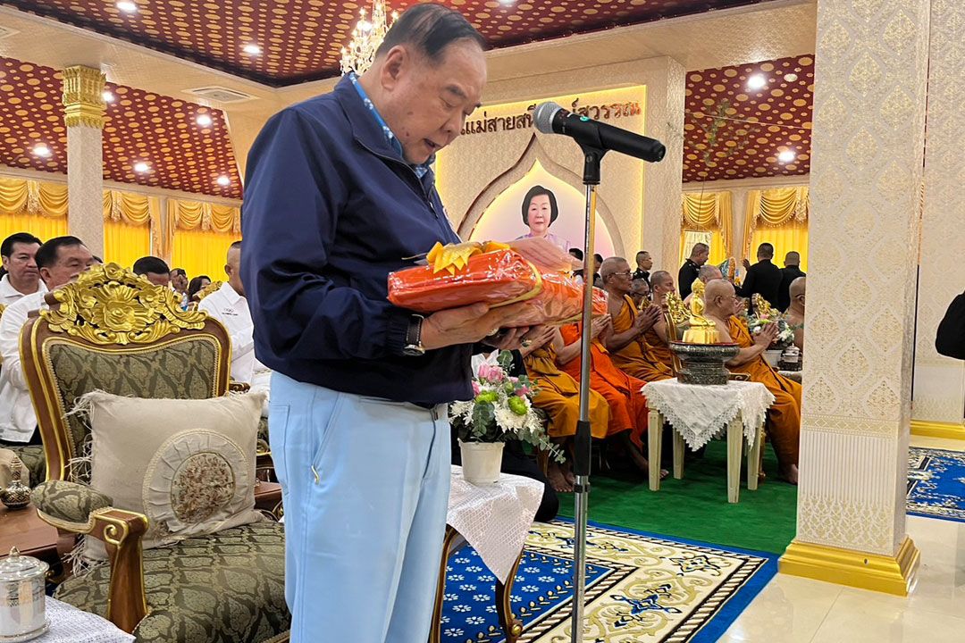 สยบลือป่วย!‘ลุงป้อม’เป็นประธานทอดกฐิน‘วัดเกาะแก้ว-วัดโพธิ์เผือก’จ.อยุธยา