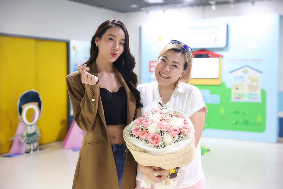 ‘มุก-พิชานา’บุกเซอร์ไพร์ส ‘ครูหลี่เจิน’  ส่งไม้ต่อภาพยนตร์ ‘My next Doll’