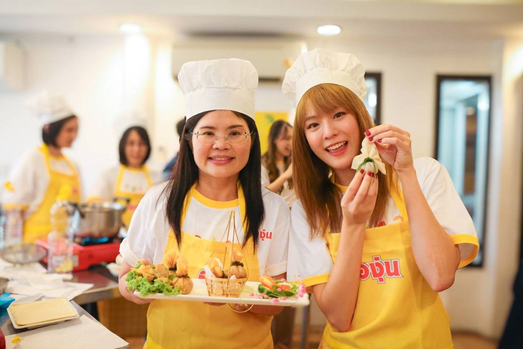 ‘แพทตี้ อังศุมาลิน’ ร่วม Cooking Class สุด Exclusive ส่งต่อความอร่อยจากรุ่นสู่รุ่น