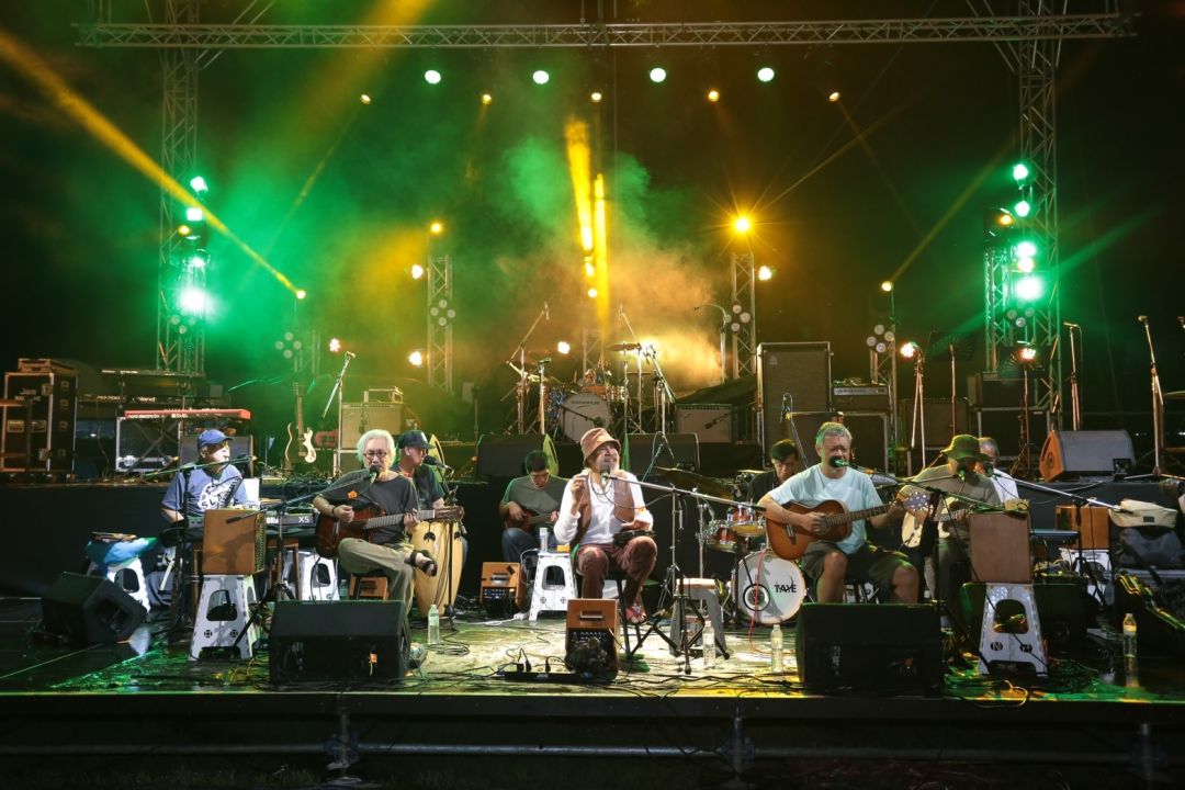 ผู้จัดอิ่มใจ ฝนซู่ แต่แฟนคลับสู้กลับกว่า'สวีทเลค มิวสิคเฟสติวัล 2023'