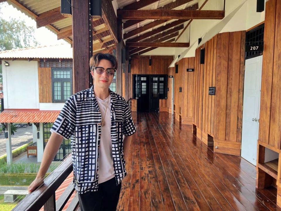 ‘ซัน’ ทึ่ง! พลิกโรงเรียนเก่าสู่โรงแรมสุดชิค  ฟีลได้เหมือนย้อนกลับสู่วัยมัธยม