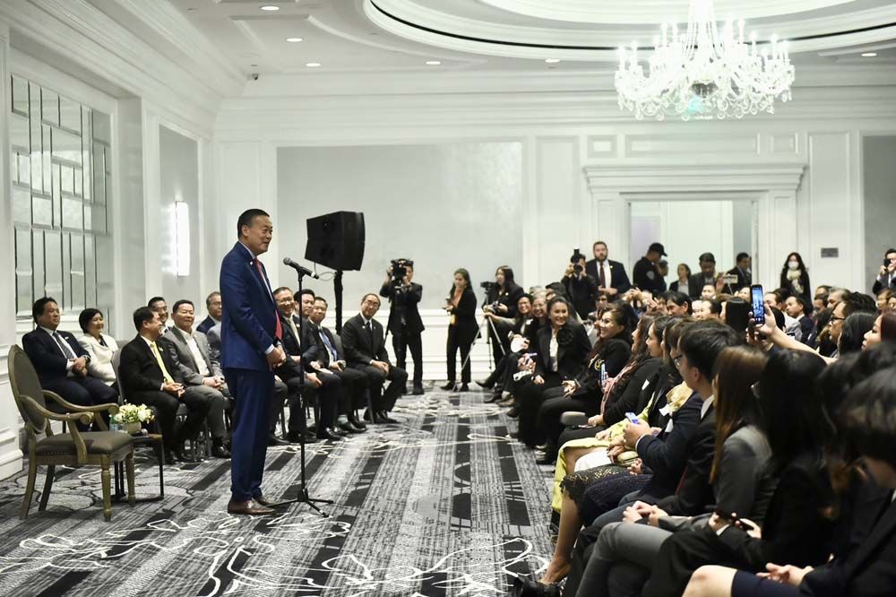 ‘เศรษฐา’พบคนไทยในสหรัฐฯ  ชวนกลับประเทศ  โวรัฐบาลมีงานให้ทำทุกคน