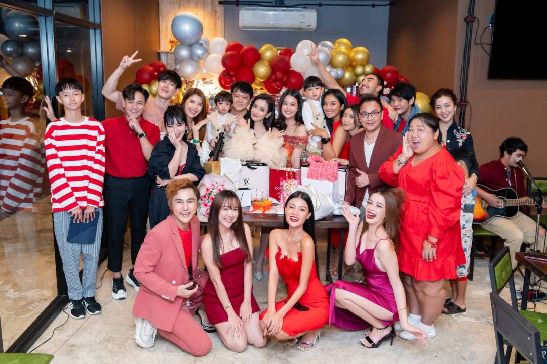 ไม่ทิ้งลาย เซ็กซี่สตาร์'กระต่าย ทรรศิกา'โชว์เด็ดปาร์ตี้วันเกิดปีที่ 36