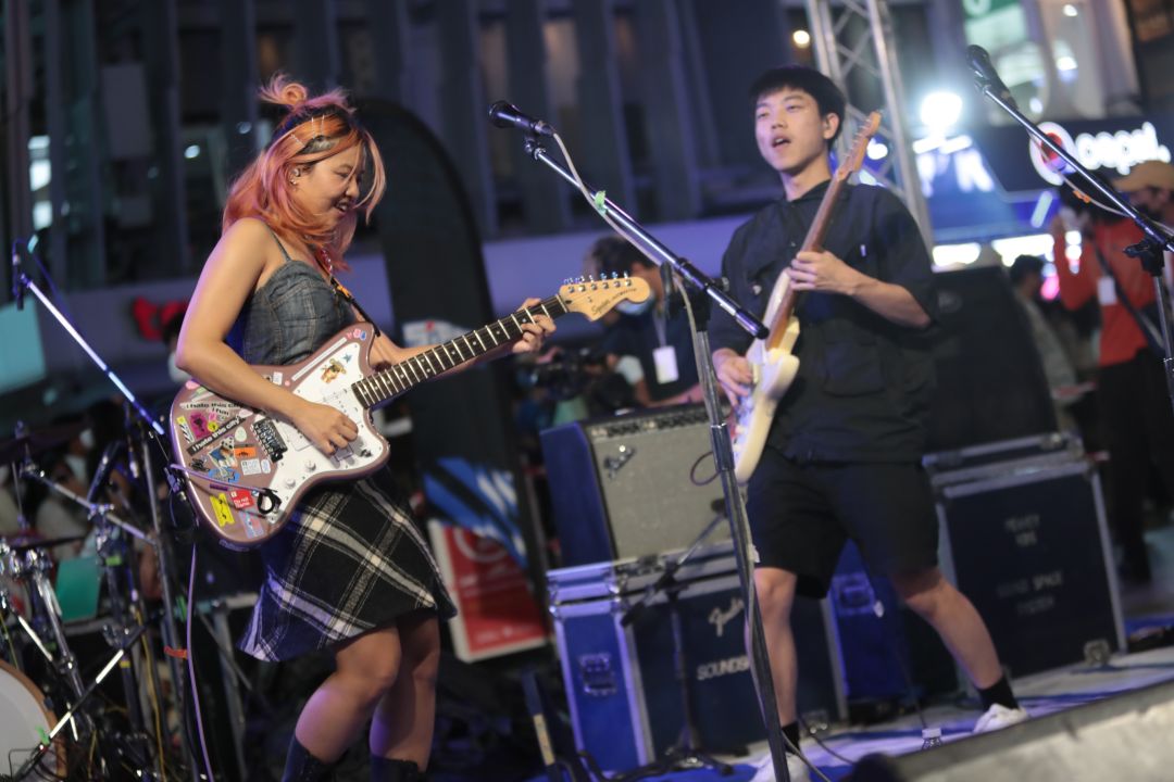 พร้อมไปสนุกซ่าไปกับดนตรีครบทุกแนวที่  Pepsi, PMCU, NYLON Thailand present ‘Siam Music Fest 2023’  เทศกาลดนตรีฟรีที่ใหญ่ที่สุดในสยามประเทศ