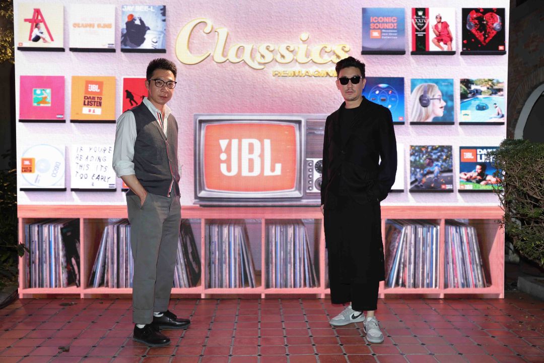 'บุรินทร์'แสดงมินิคอนเสิร์ตสุดเอ็กซ์คลูซีฟ พร้อมด้วยเหล่าคนดัง เปิดตัวลำโพงซีรีส์ใหม่ JBL Authentics Series