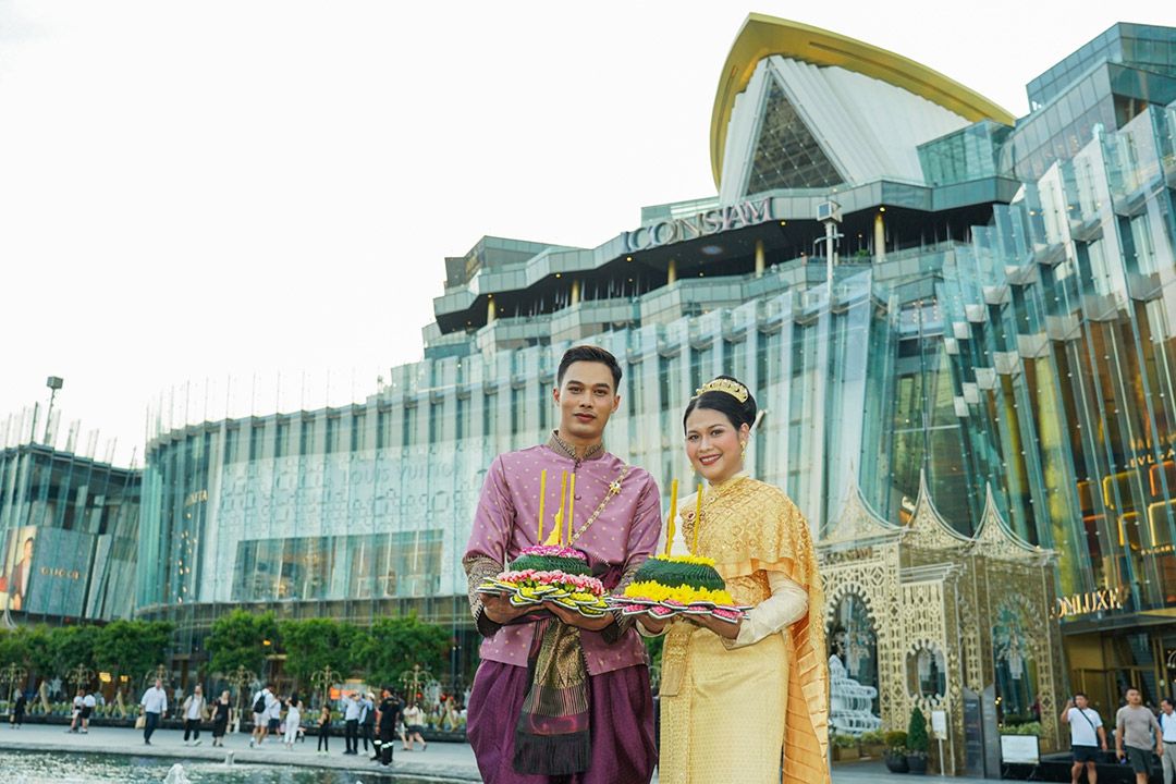 ไอคอนสยาม ชวนแต่งกายชุดไทยไปลอยกระทง บนสายน้ำแห่งความเจริญรุ่งเรือง