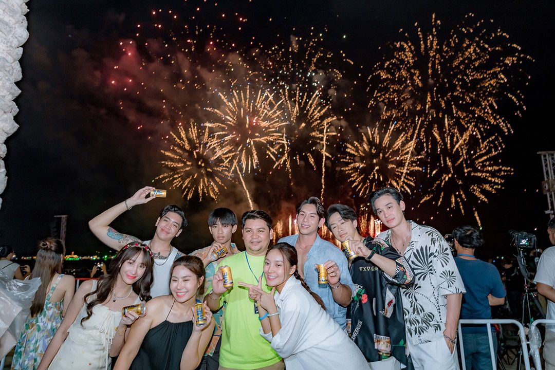 ‘นุ้ย สุวิมล’ นำทีมหนุ่มสาว ME Energy Drink ร่วมเทศกาลพลุนานาชาติ 2023