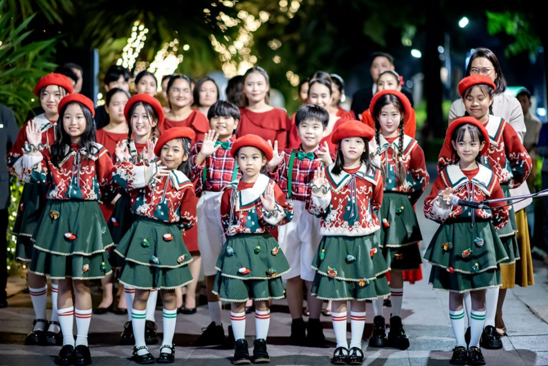 อนันตรา สยาม กรุงเทพฯ จัดงานเปิดไฟต้นคริสต์มาส ต้อนรับเทศกาลแห่งความสุข