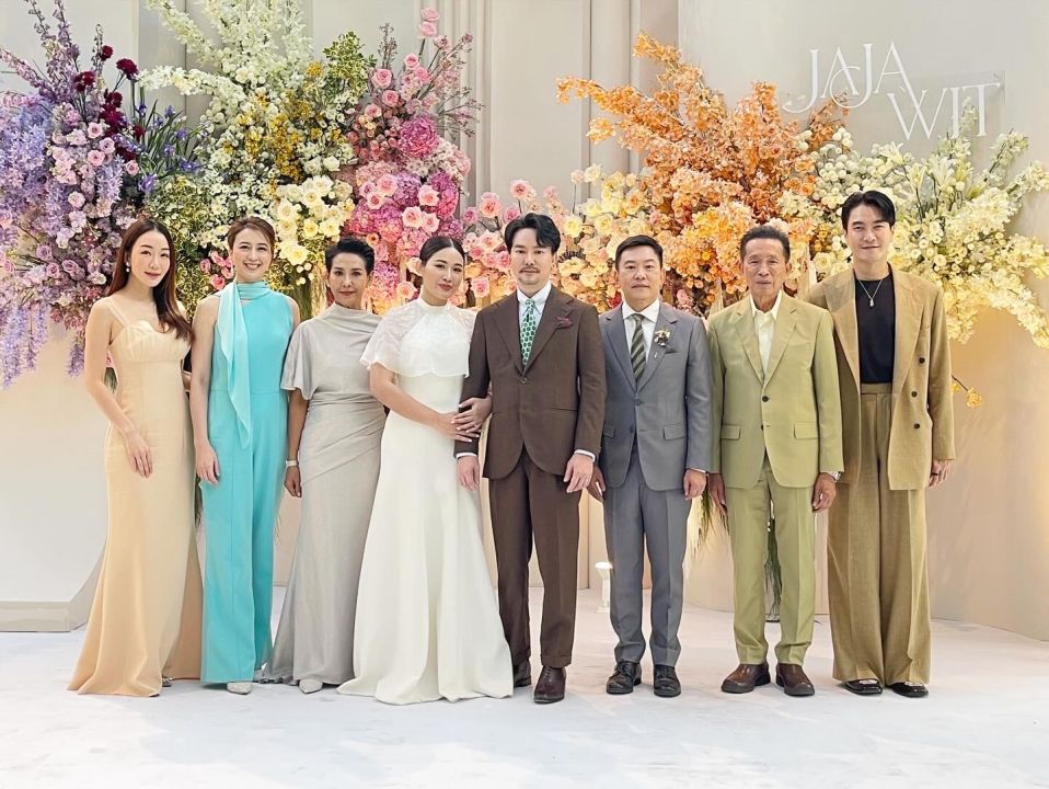 ผู้กำกับฯ 'วรวิทย์ ศรีสุภาพ' ควง 'ปาลิกา ปัทมดิลก'เข้าประตูวิวาห์หวานชื่น