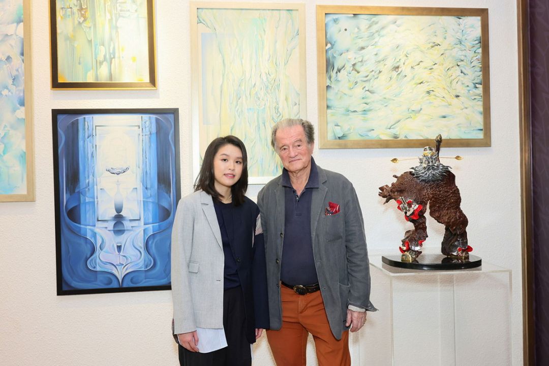 LAdV เปิดตัวมาสเตอร์พีซ คอลเลคชั่น ผลงานโดดเด่นของศิลปินสาววัยใส ดมิสา วนาสวัสดิ์