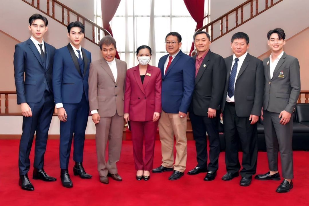 'เป้-วิสูตร'นำทีม 3 หนุ่ม 'เฟรม-ไรอัน-พลับ'เข้าพบ รมต.ว่าการกระทรวงการท่องเที่ยวและกีฬา ต่อยอดซีรี่ส์กีฬาเป็น Soft Power