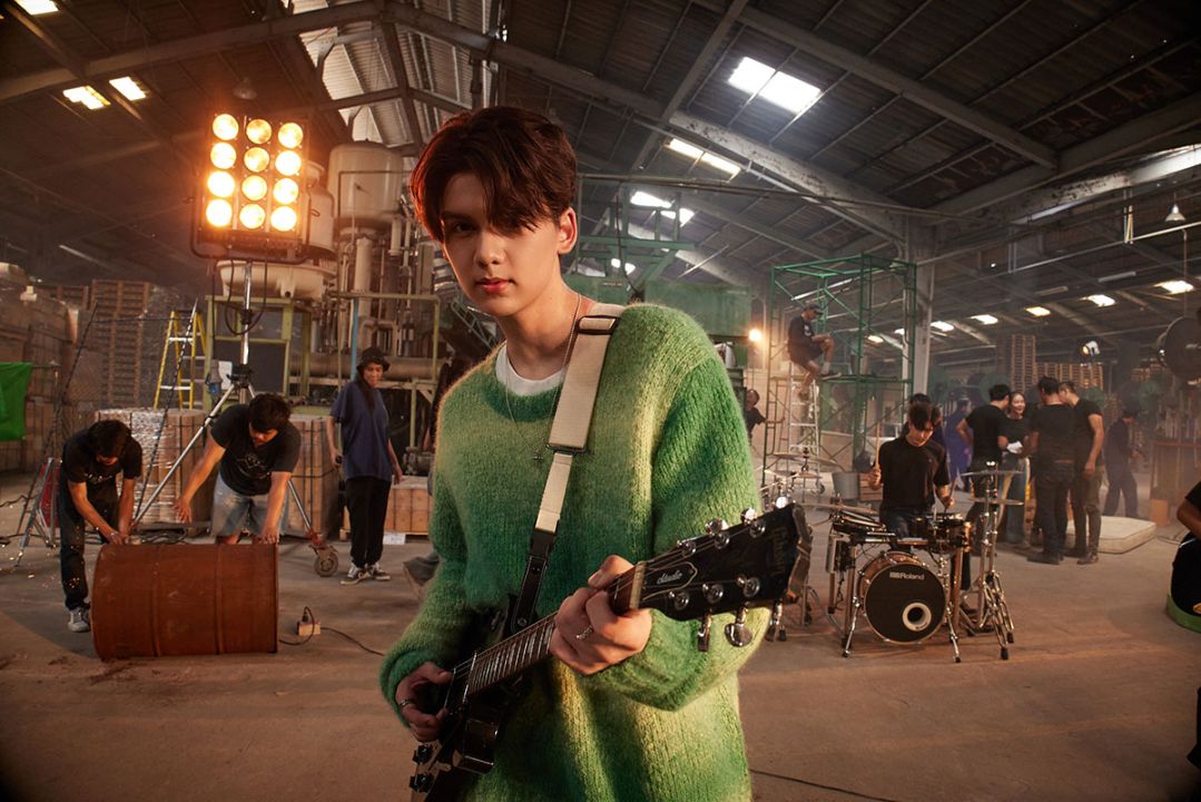 ‘ทิกเกอร์-อชิระ’ จับมือ ‘ปลายฟ้า VIIS’ ตะลุยฉากแอ๊กชั่นสุดมันส์ใน MV ‘STAND BY’