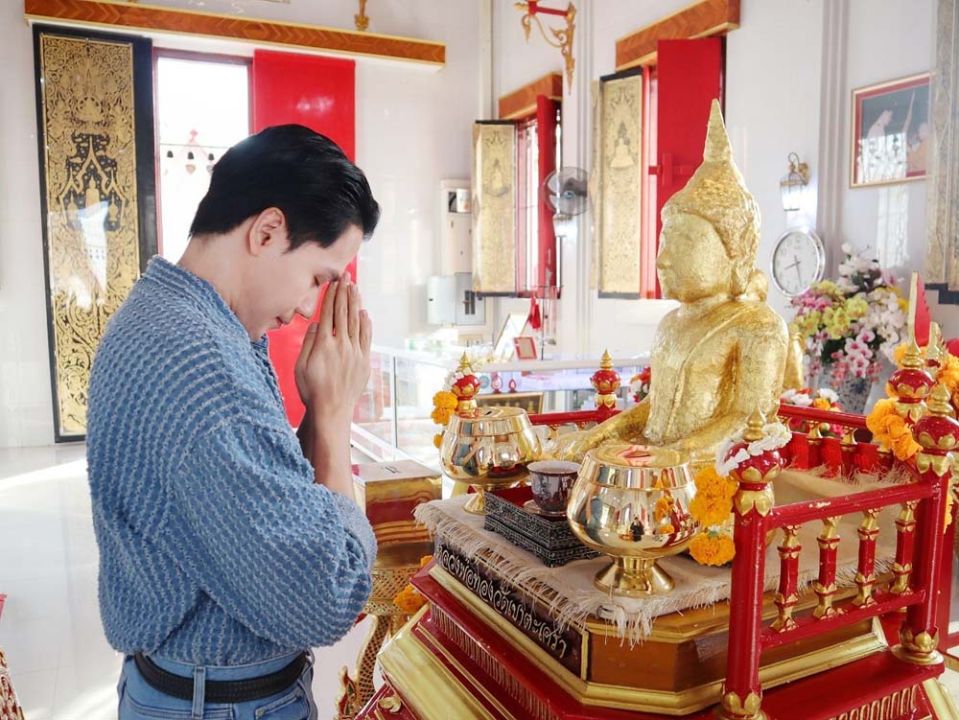 ตามรอย ‘อาจารย์โก้’ พาเที่ยว พาทำบุญ สร้างสมดุลแห่งชีวิตรับปี 2567