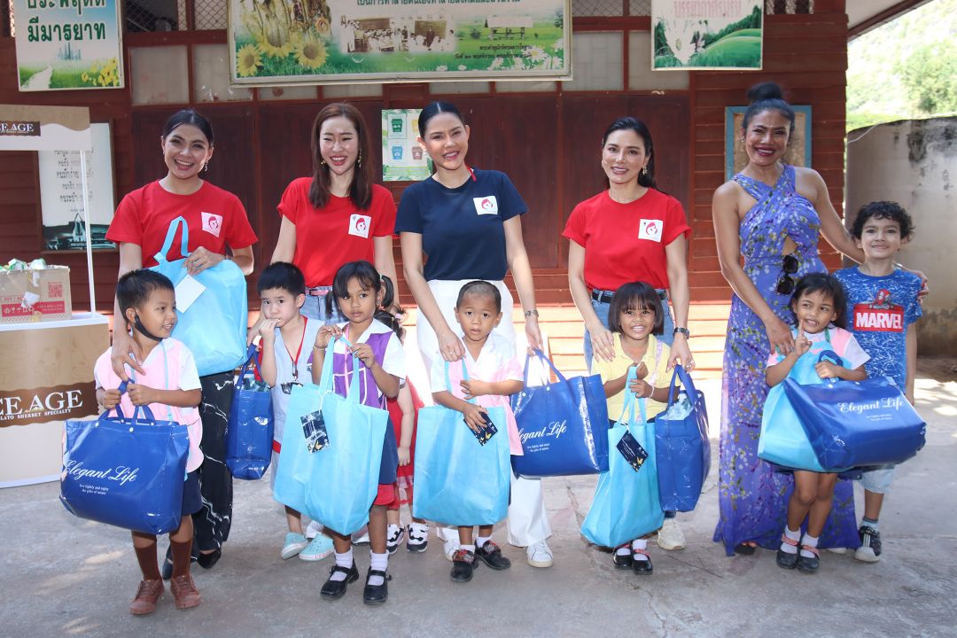 'คิตตี้ กิจติพร' นำทีมนางงามมอบความสุข แก่เด็กยากไร้ ส่งท้ายปีใหม่