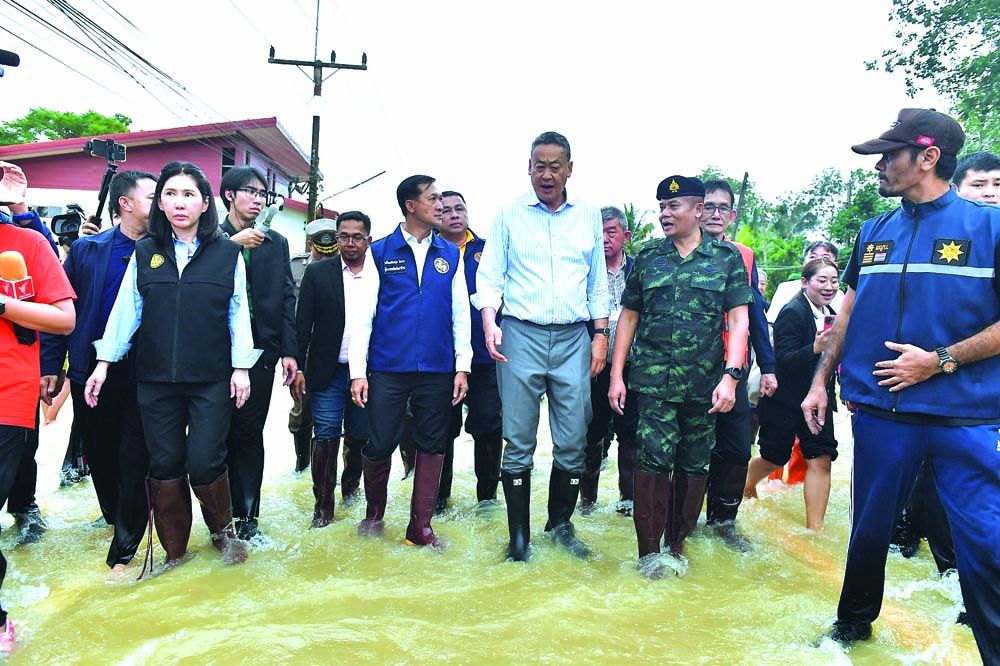 สื่อทำเนียบฯตั้งฉายารบ.ปี’66  แกงส้ม‘ผลักรวม’  นายกฯ‘เซลส์แมนสแตนด์ชิน’