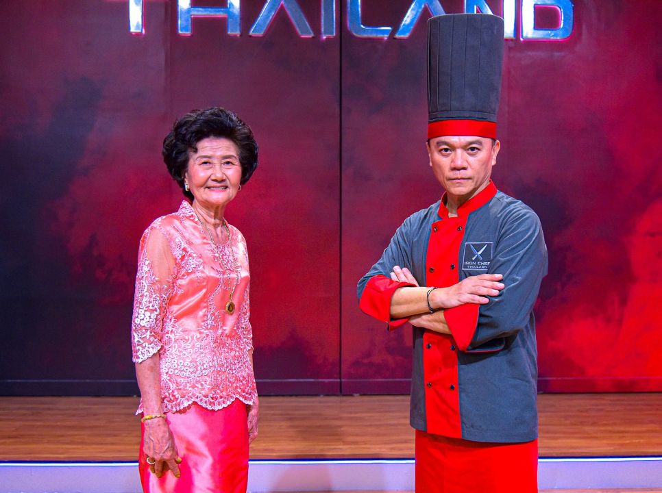 Iron Chef เปิดแมตซ์ศึกแห่งความทรงจำแห่งปี..อาหารไทยภาคใต้ 'แม่ภา'สุดมั่นรสมือ..หรอยแรง ขอหักเหลี่ยม'เชฟเอียน”'
