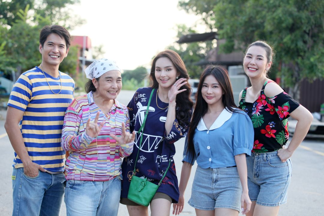 'นาย -ชนุชตรา'ฉีกกฎนางเอกรับบทนักต้มตุ๋น หลอกลวงชาวบ้านใน'ฟ้ามีตา'ตอน 'ใครว่าเวรกรรมตามไม่ทัน'