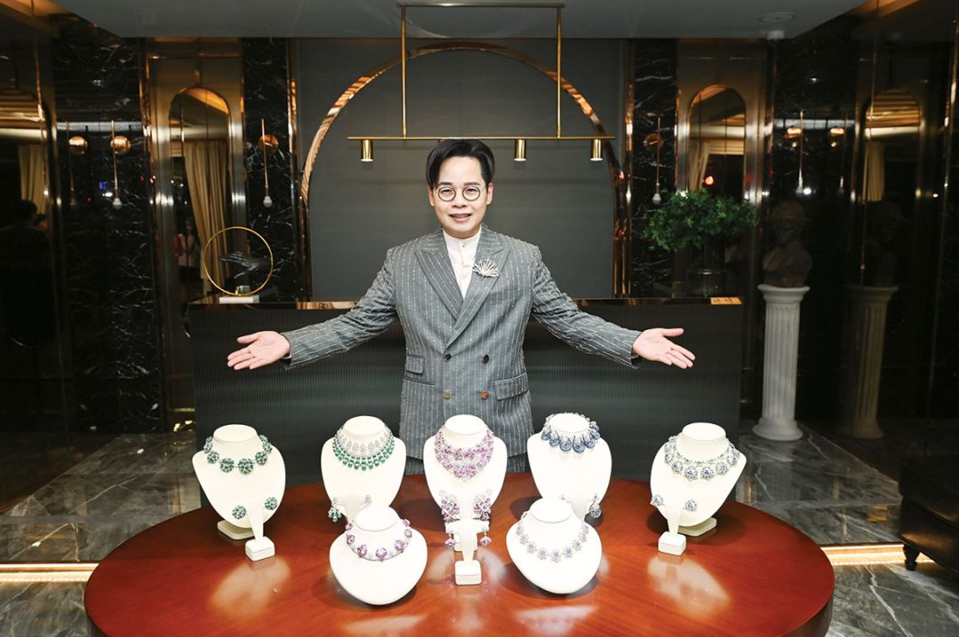 บิวตี้เจมส์ อวดโฉม คอลเลคชั่นพิเศษ 9 เซตหรู ฉลองศักราชใหม่