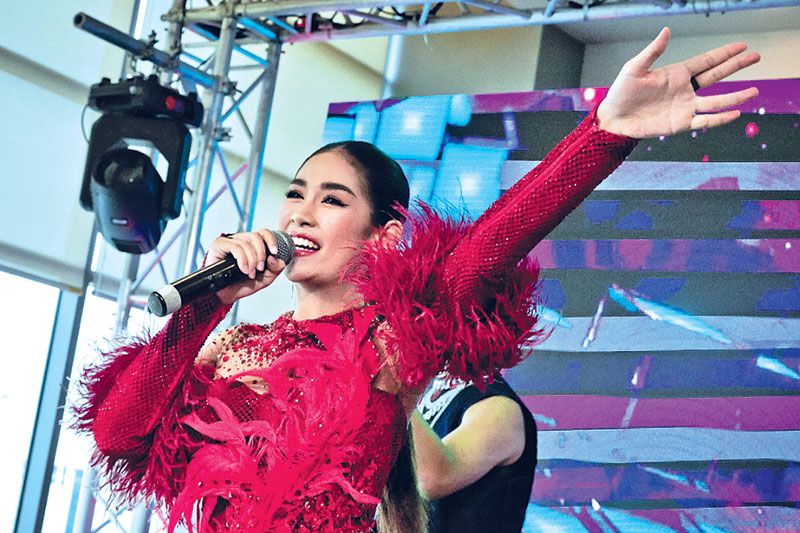 ‘หญิงลี,จินตหรา,เจเน็ต เขียว,ตรี,เบลล์,ยูกิ’  นำทัพจับมือศิลปินลูกทุ่ง ปาร์ตี้ปีใหม่‘คลื่นลูกทุ่งมหานคร FM95’