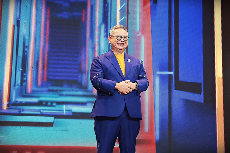 'FACE OFF แฝดคนละฝา'มิติใหม่ของรายการวาไรตี้ AI สร้างฝาแฝดให้เหล่าซุปตาร์ จับให้ได้ว่าเขาคือใคร?
