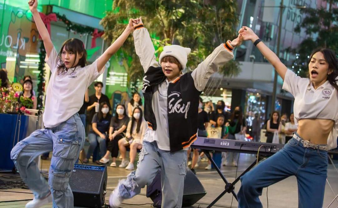 ดีนาน ZOLAR - ซัทจัง BNK48 - ไฮเวย์ LAST IDOL โชว์มินิคอนเสิร์ต SIAM SQUARE WALKING STREET