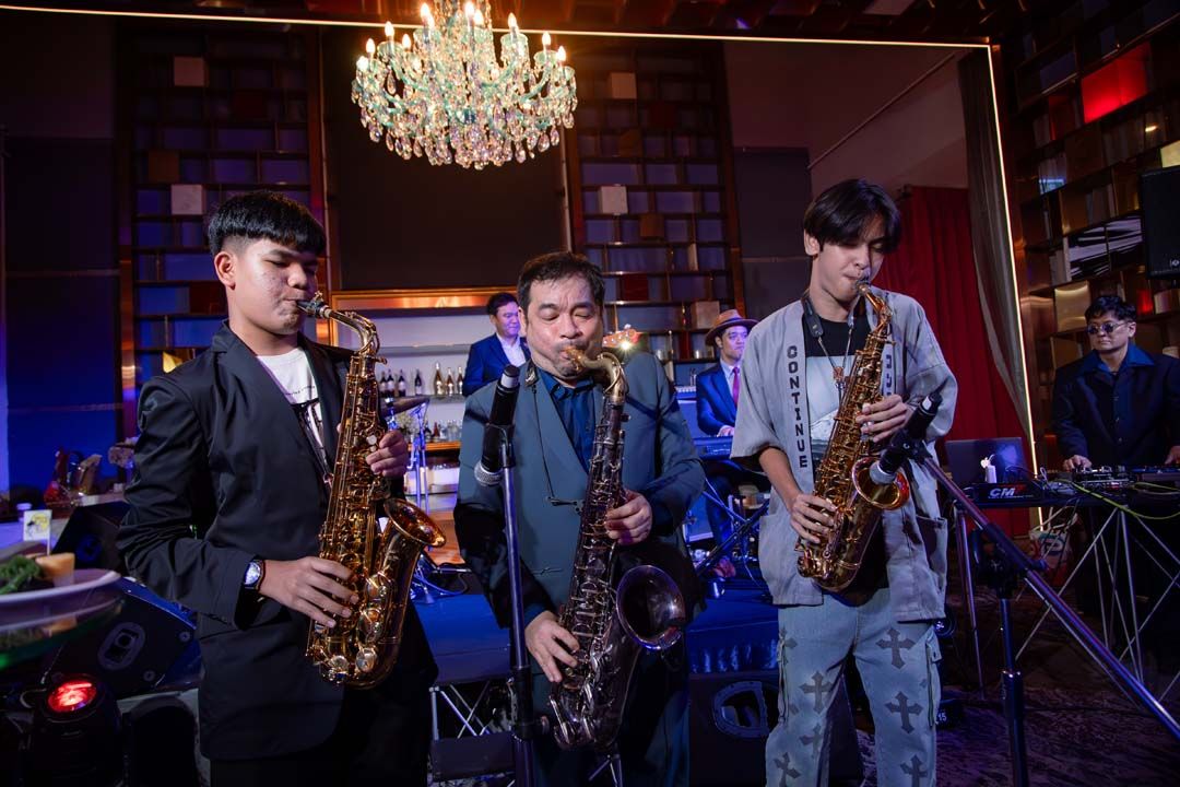 ‘โก้ มิสเตอร์ แซกแมน’ แท็กทีม ‘โซ่ วง ETC’ โชว์พลังดนตรี สุดประทับใจ