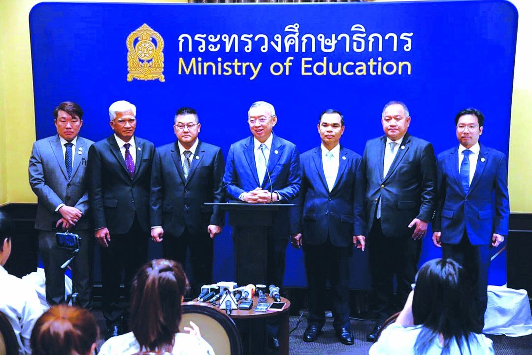รมว.ศธ.ชี้ไม่ผิด  ครูไม่ต้องเข้าเวร  ประสานตร.-มท.  ดูแลสถานศึกษา