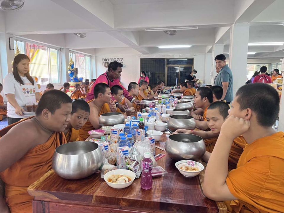 ตะลอนเที่ยว : ทำบุญ ทำทาน เกื้อกูลกันและกัน