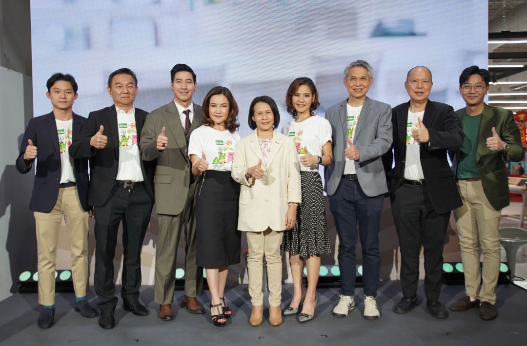 ‘โตโน่’ ร่วมกิจกรรม ‘แชมเปี้ยน- สก๊อตช์-ไบรต์’ผนึกกำลังสะอาดแพ็คคู่